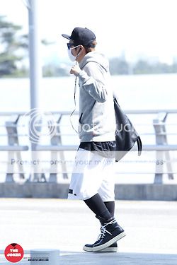 [PICS] [26.04.13] Junhyung @ Incheon Airport to LA Tumblr_mlwtd2nYXW1r52c7fo3_250_zps86117626