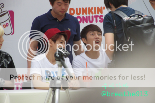 [PICS] [16.06.13] Doo Joon @Dunkin Donuts fansign Tumblr_mohi5n7i5s1s35ssvo1_500_zps431b3c14