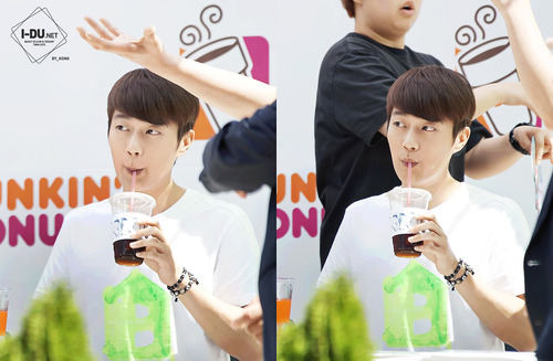 [PICS] [16.06.13] Doo Joon @Dunkin Donuts fansign Tumblr_mojphhvTPN1r52c7fo1_500_zps8a1394ac