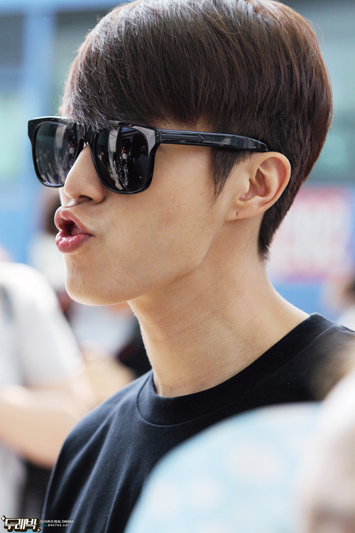 [PICS] [26.06.13] DooJoon @ Incheon Airport Tumblr_mozjj6Gq8B1qzjehuo2_500_zpscf460d6a