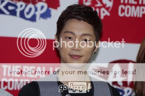 [PICS] [[27.06.13] DooJoon @ AIA Kpop Concert Tumblr_mp2xnqo1DY1qdwwzho1_500_zps2aa16815