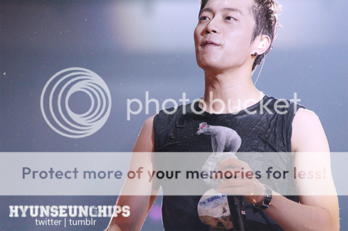 [PICS] [[27.06.13] DooJoon @ AIA Kpop Concert Tumblr_mp36exIPzs1qc4drwo2_500_zpscf057972