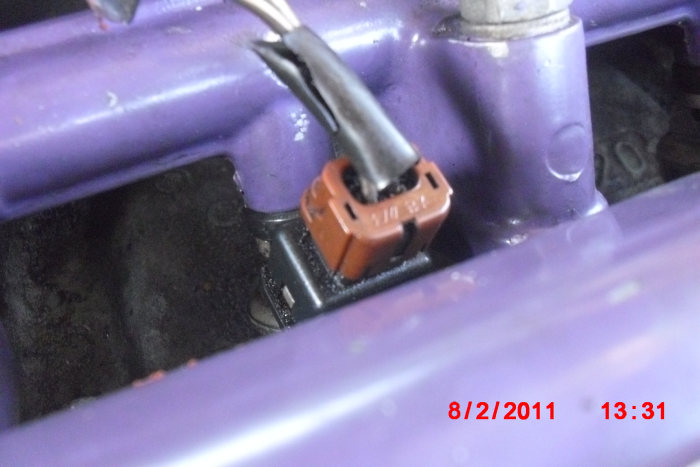 How to remove fuel rail Injector1