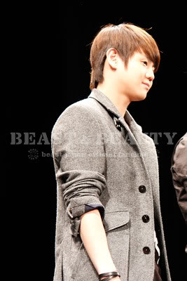 BEAST - [01.02.12] BEAST & BEAUTY   Fanclub oficial de Japon  Japanfan4