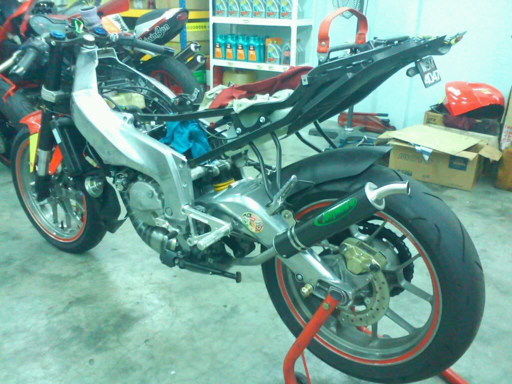 Aprilia RS125 09 wit Jolly Moto exhaust - C0107 J3