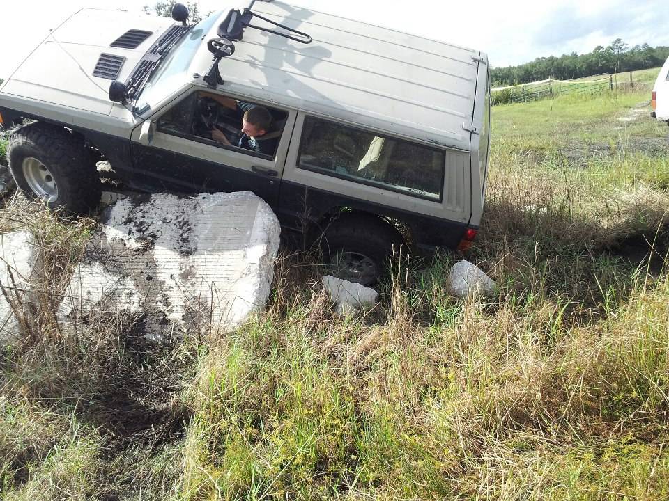 1992 XJ "Project Florida Crawler" - Page 4 264391_501100033250906_1894263813_n_zps657cf68a