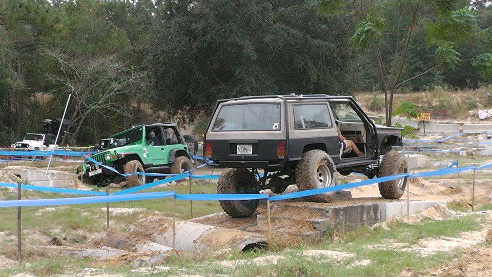 1992 XJ "Project Florida Crawler" - Page 4 22503_445416095505414_956023434_n