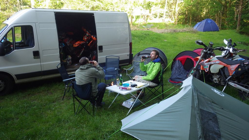 Roughing it in Barmouth RIMG0758