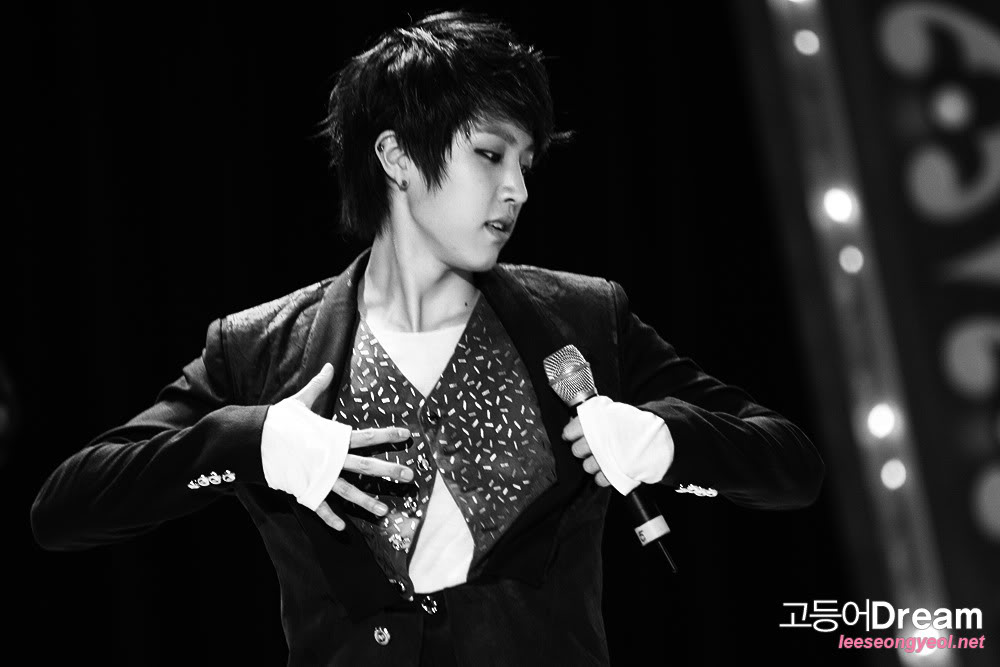 Lee SungYeol 이성열  812701dc61cc634148540307