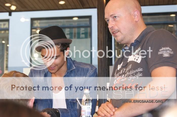 Autograph session at Åhléns City · June 29, 2011   012-2