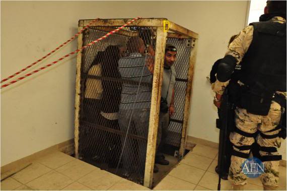 3 toneladas en "narco-túnel" de Tijuana a metros de comandancia de PFP (Policia Federal) 29/Noviembre/2011 12