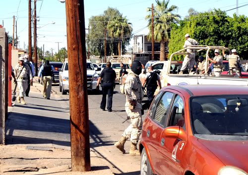 armas - Cateos en Mexicali, 7 detenidos, drogas y armas Cateo-3