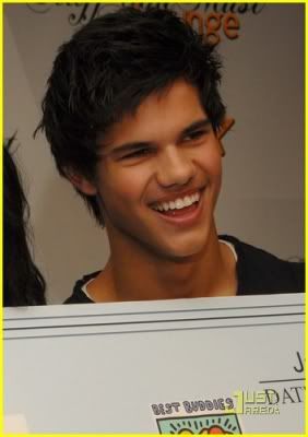 Taylor Lautner aka Jacob Black - Page 8 Taylor17