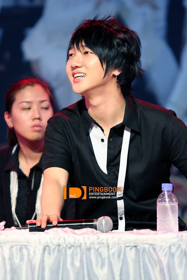 [PIX] 080527 THAILAND PRESS CON + FAN MEETING (FAN TAKEN PICS) 00000000a