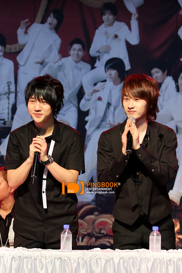 [PIX] 080527 THAILAND PRESS CON + FAN MEETING (FAN TAKEN PICS) 0000b