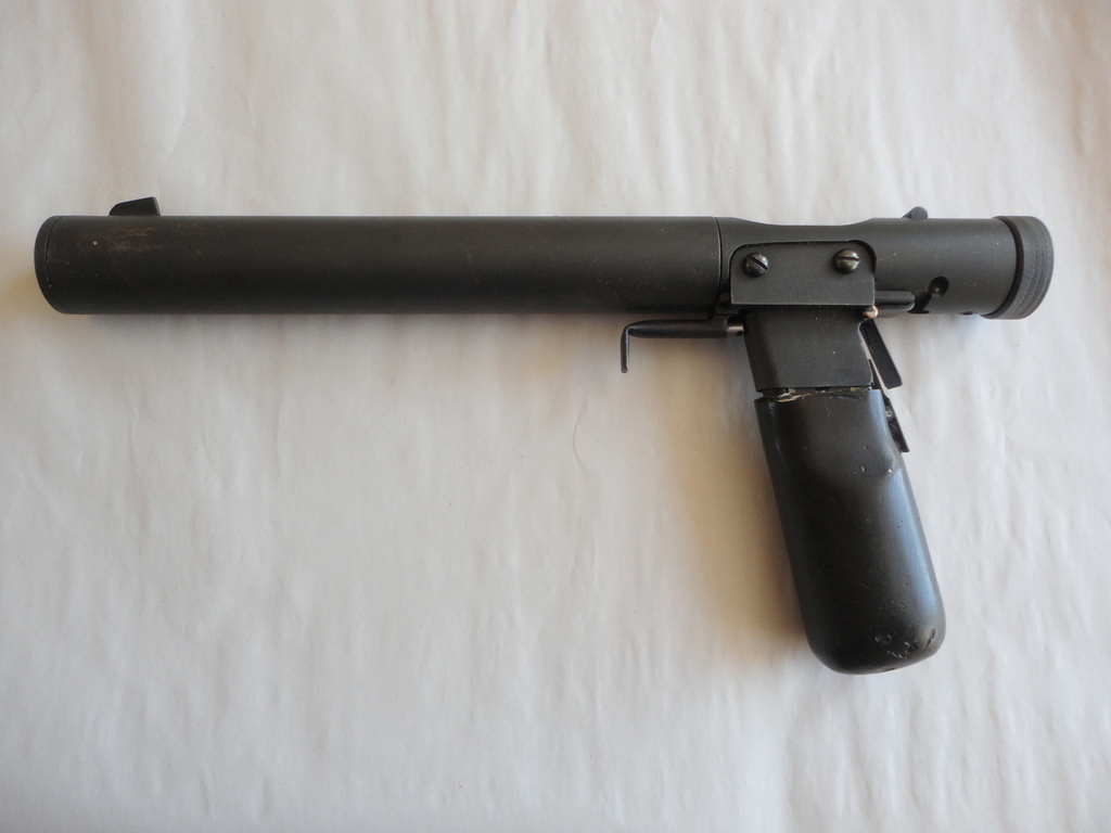 Welrod replica.  Very picture heavy.  NOW SOLD. DSC01409_zpsxmmereop