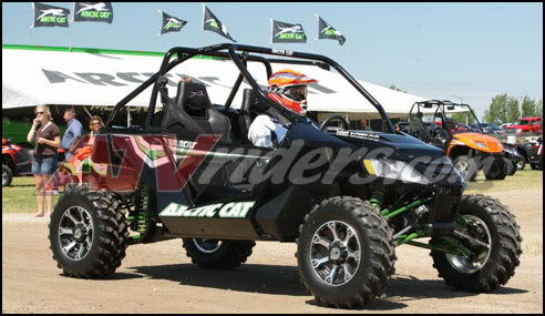 NEW-pics of Wildcat from 50th Annv  2012-arctic-cat-wildcat-1000i-ho-sxs-utv-black-driving-492