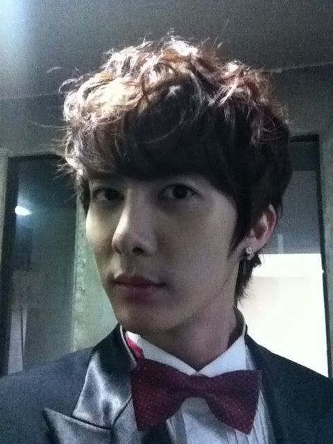 [HJB] Foto en Twitter ~ @HyungJun87 [28.12.11]  Fxppi