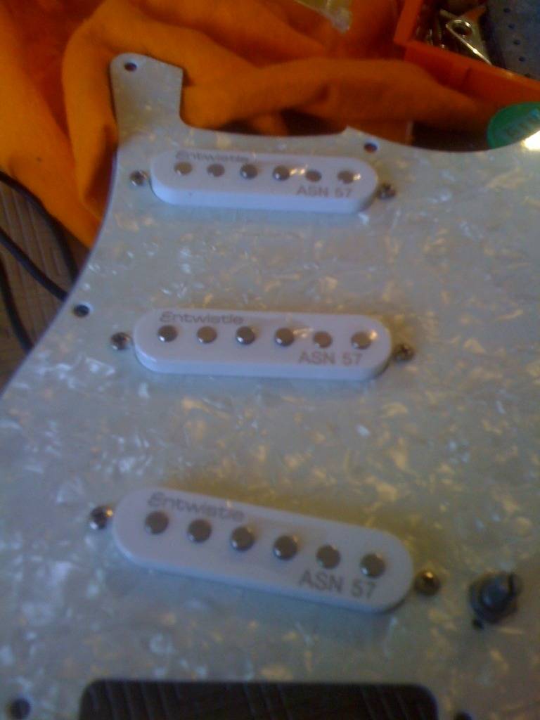 MODS SQUIER BULLET ABANDONADA IMG_0650