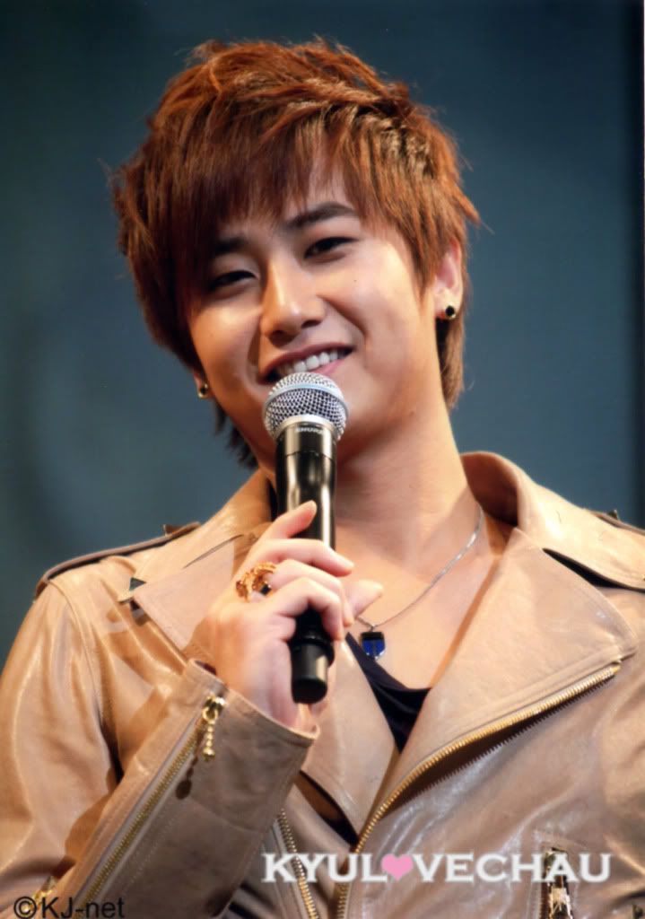 [scans] KyuJong & YoungSaeng ‘Summer & Love’ Fanmeeting Event DVD Photobook (3) 8f4d812e7b6c99408b82a1b1