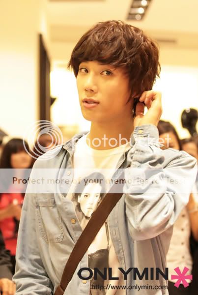 [JM+HJB] Jungmin de compras en Tailandia y HyungJun en el hotel IMG_2038copy