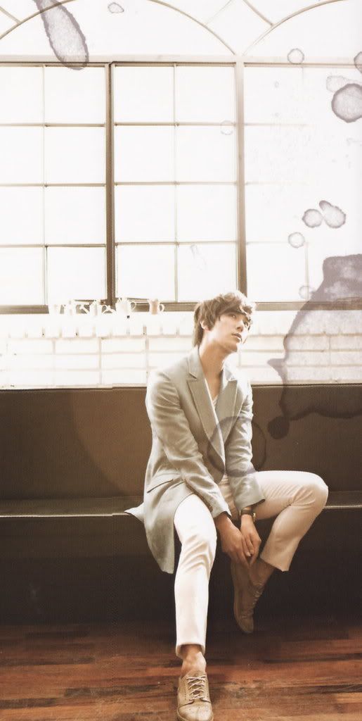 [scans] ‘The, Park Jung Min’ Repackage Album Taiwan Version D04f90d82f6bdb609a50272b