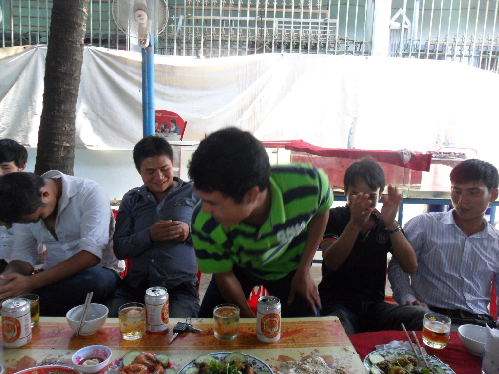HDH Học Sinh- Sinh Viên tại Đà Nẵng , ảnh họp mặt ngày 08-03-2012 SAM_2344