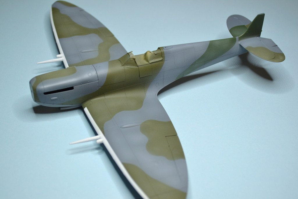 SPITFIRE MK VIII EDUARD 1/48 - Page 2 DSC_0003_zps2e1v5ml6