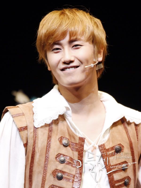 [YS] ‘Three Musketeers’ Musical [27.11.11] (2) 27-4