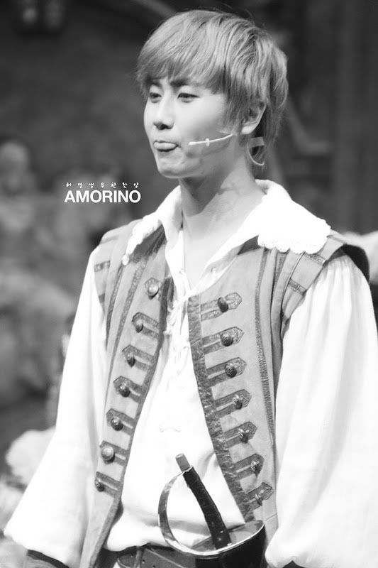 [YS] ‘Three Musketeers’ Musical [27.11.11]  Amor1