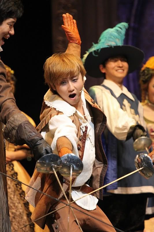 [YS] ‘Three Musketeers’ Musical [27.11.11] (4)   Mys5