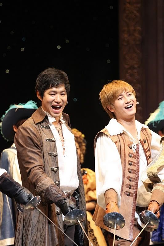 [YS] ‘Three Musketeers’ Musical [27.11.11] (4)   Mys6