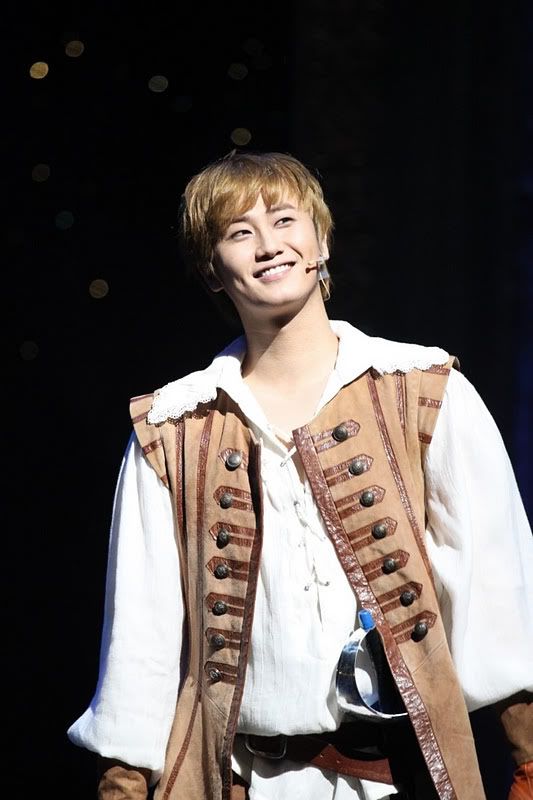 [YS] ‘Three Musketeers’ Musical [27.11.11] (4)   Mys8ert