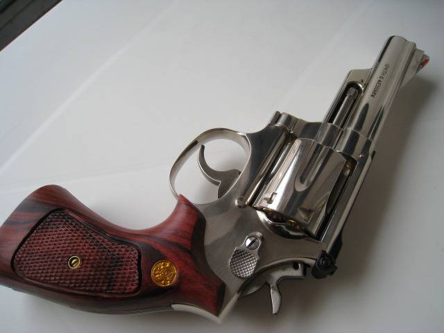 Kokusai Smith & Wesson M19 4 inch Metal gold finish - becomes Silver   IMG_0339