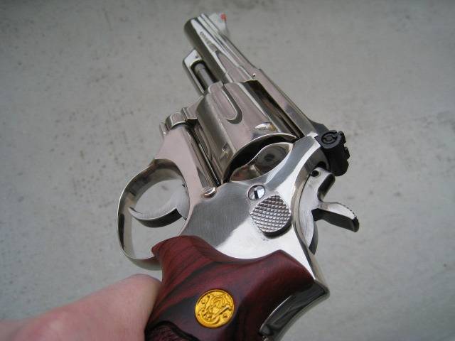 Kokusai Smith & Wesson M19 4 inch Metal gold finish - becomes Silver   IMG_0368