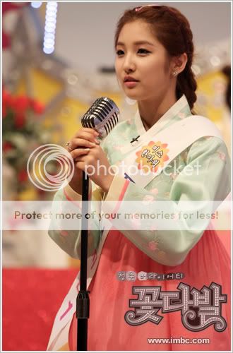 4minute in Hanbok ^^ 4c982fdf_5ef917e5_mbcflower_photo100920154623entertain4