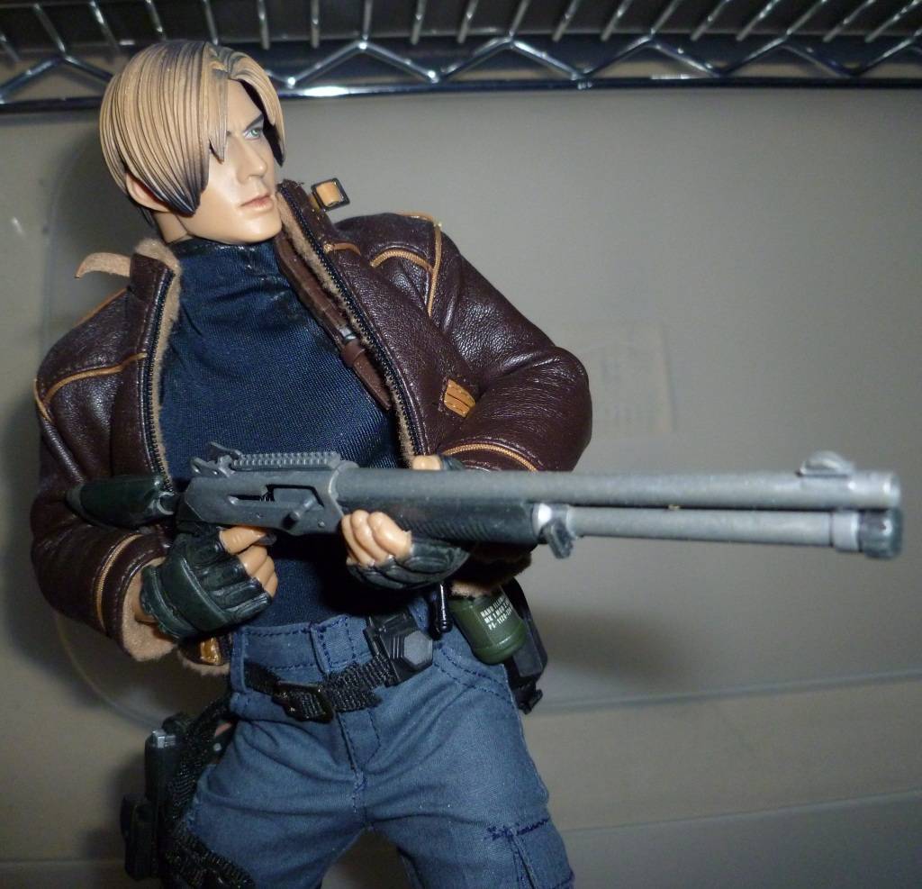 My Hot Toys Resident Evil Collection - Ada Wong update on 5/9/21! P1070805