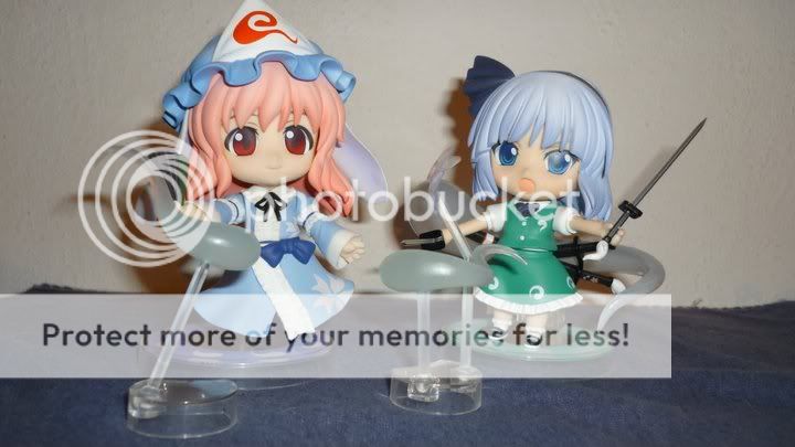 Últimas adquisiciones de figuras, Manga, Anime, Videojuegos y Merchandise en Gnrl. 2011 (5) - Página 2 Yuyuko_youmu02