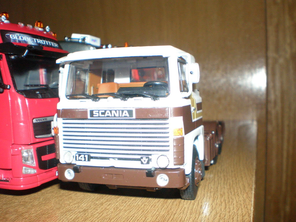 Scania 141 V8 clasico sueco Escala041