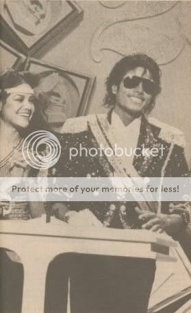 Michael's smile! - Pagina 2 LaToya_Michael-1