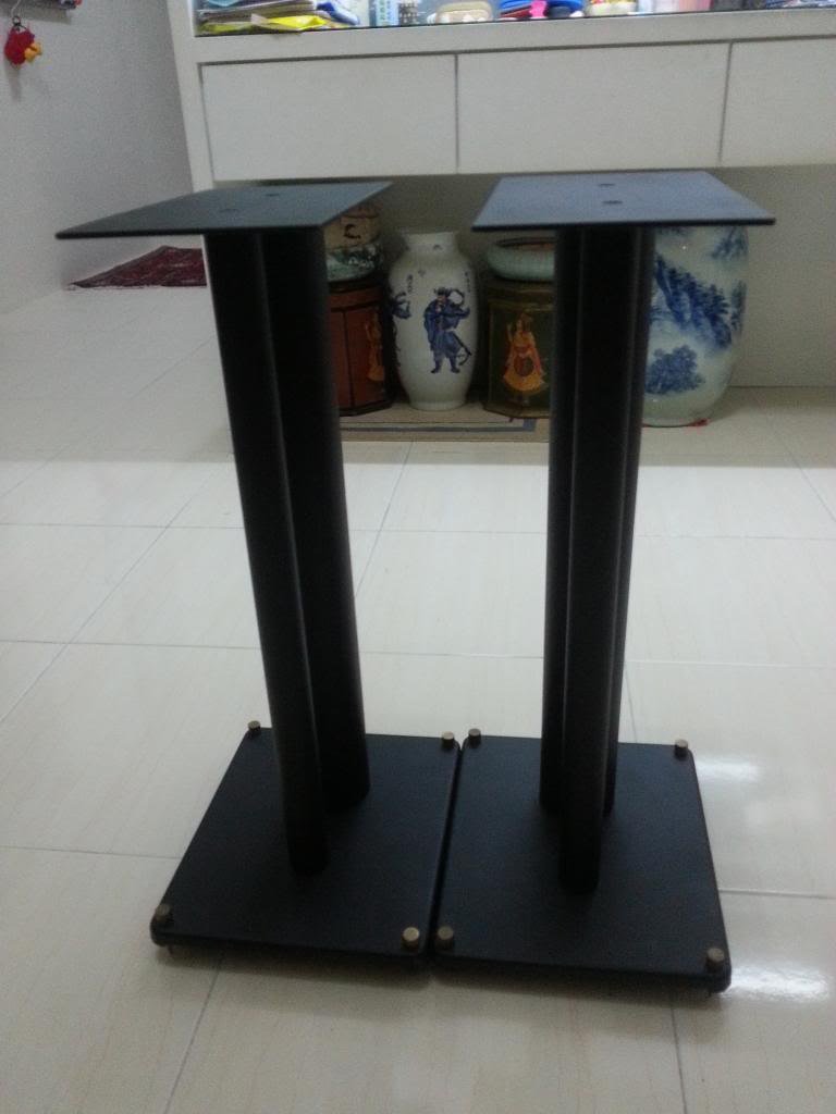 generic 24" metal speakers stand 20140222_213859_zps9ffe90a3