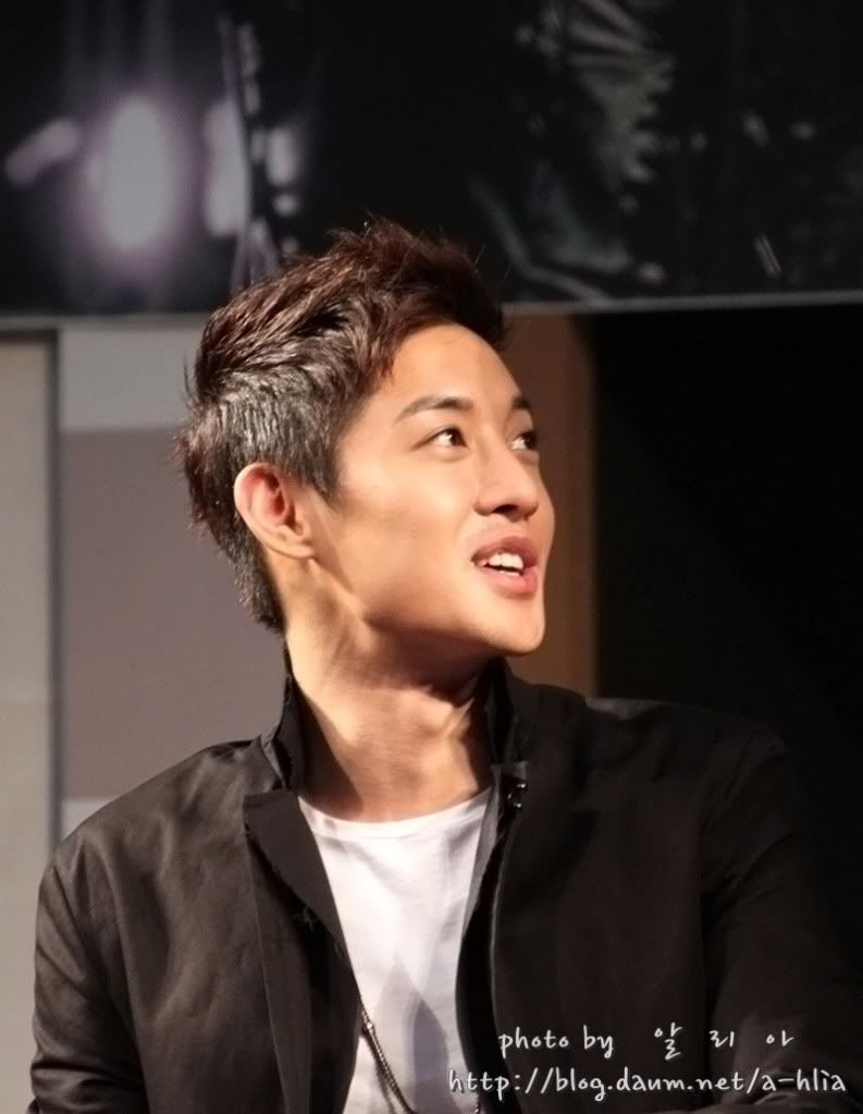 [HJL] ‘Break Down’ album fansign event (4) 7bc9966d97ed71a6184cff6b