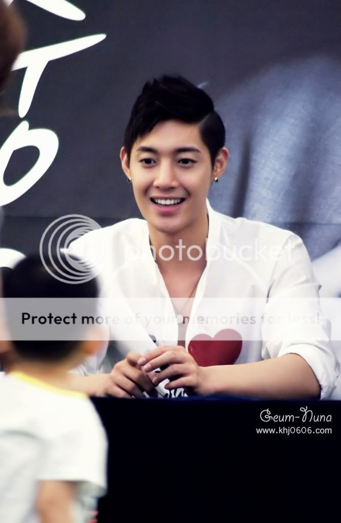 [HJL] ‘Break Down’ album Fansign event [19.06.11] 8e9e264951472a1521a4e9ed