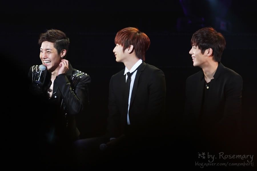 [HJL+YS+KJ] ‘Break Down’ Showcase (11) B0f76024ec5b1cb32c73b3ff