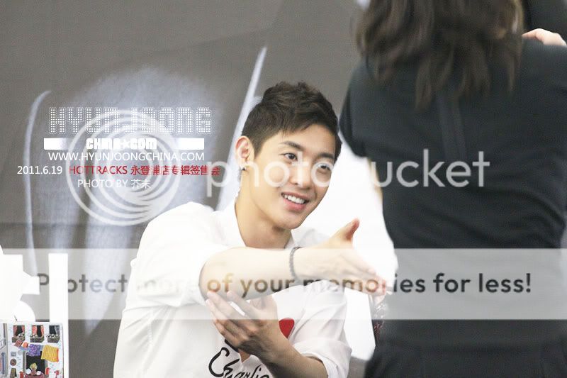 [HJL] ‘Break Down’ album Fansign event [19.06.11] Df354a726b46476b359bf7fc