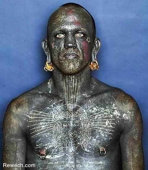 صورراكثر رجل موشم فى العالم Most-Tattooed-Man-006