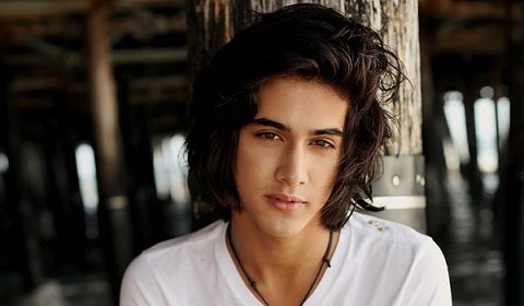 Expediente #001 {Avan Jogia}  1-16