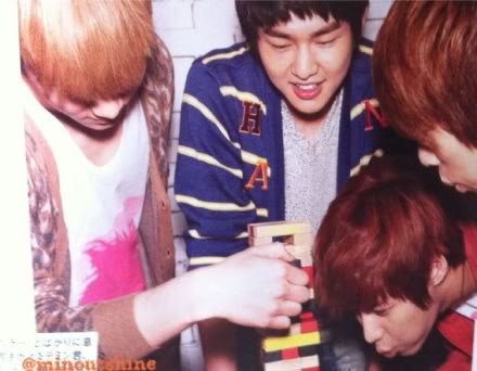 [1-8-2011][Pics] SHINee for japanese magazine Tumblr_lp8x2lho751qcl8qx