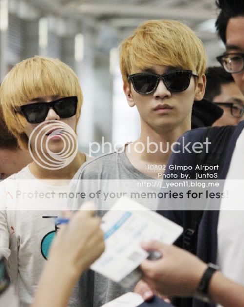 [07-08-2011][Pics][update #3] SHINee on their way back to Japan Tumblr_lpkh5xX5DH1qcl8qx