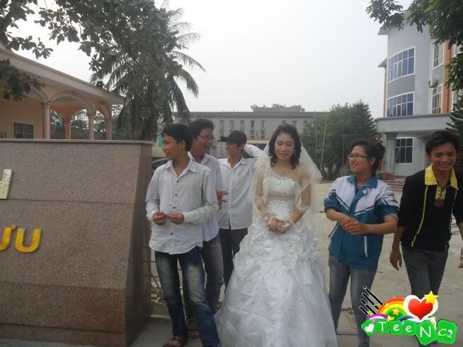 [ 20/11/2011 ] Ảnh Lớp Đi cưới Cô Tuyết CuoiCoTuyet_12
